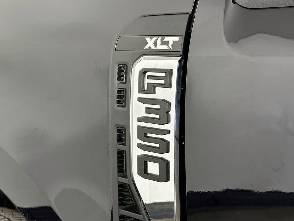 2026 Ford Super Duty F-350 DRW Pickup XLT
