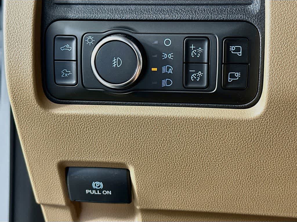 2026 Ford Super Duty F-350 DRW Pickup XLT