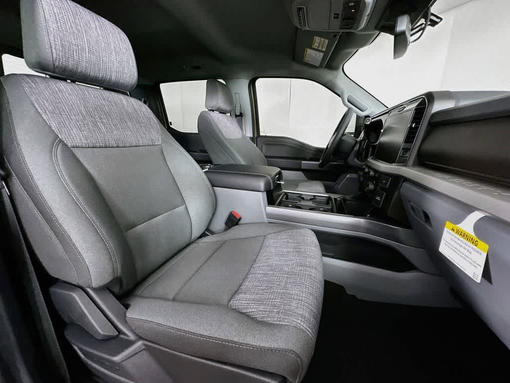 2026 Ford Super Duty F-350 DRW Pickup XLT