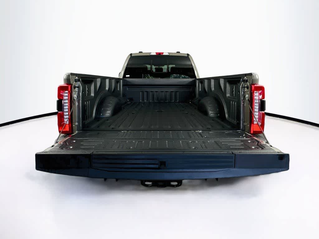 2026 Ford Super Duty F-350 DRW Pickup XLT