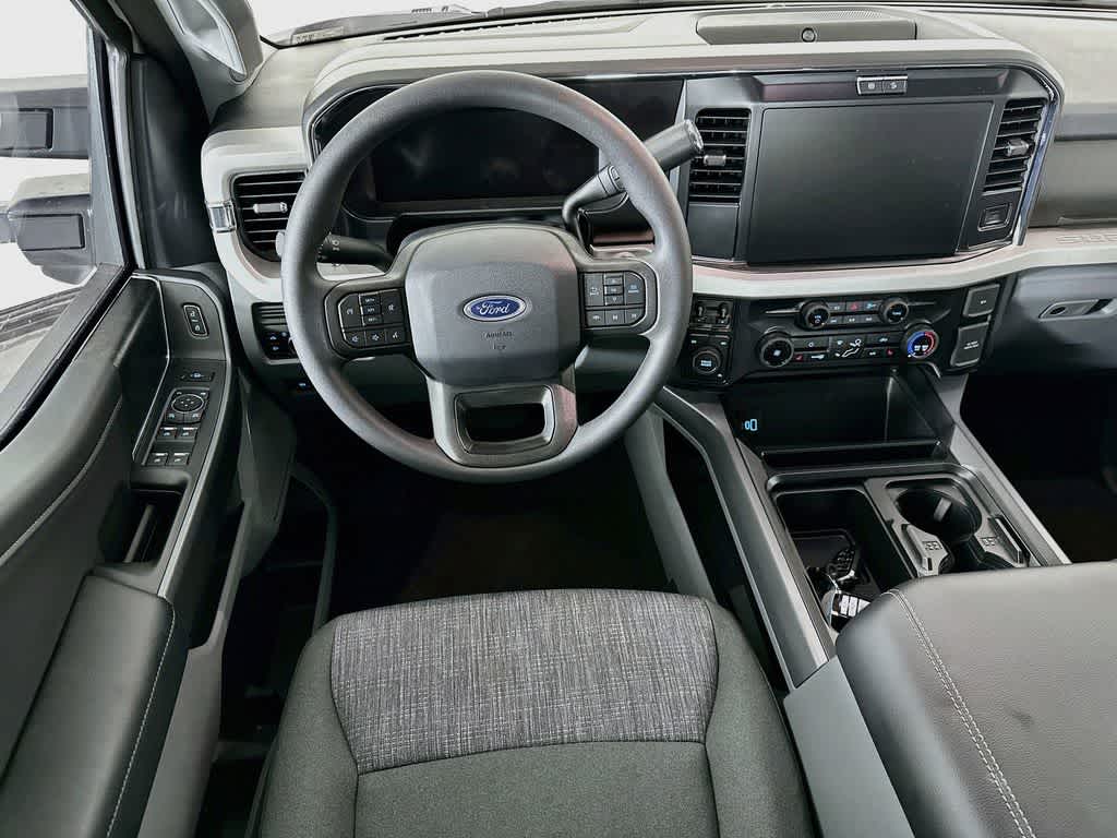 2026 Ford Super Duty F-350 DRW Pickup XLT