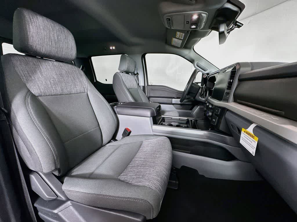 2026 Ford Super Duty F-350 DRW Pickup XLT