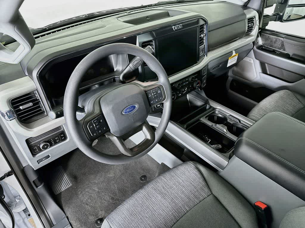 2026 Ford Super Duty F-350 DRW Pickup XLT