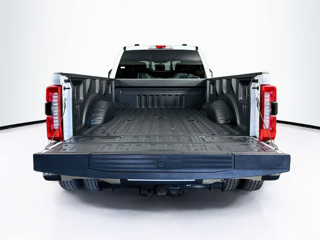2026 Ford Super Duty F-350 DRW Pickup XLT