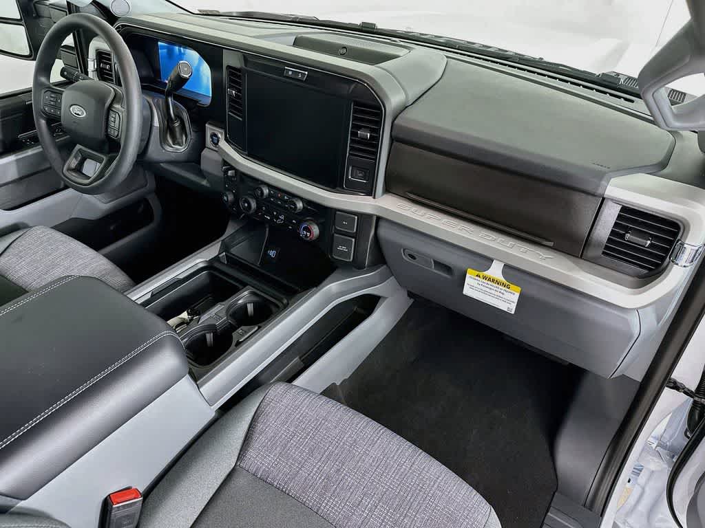 2026 Ford Super Duty F-350 DRW Pickup XLT