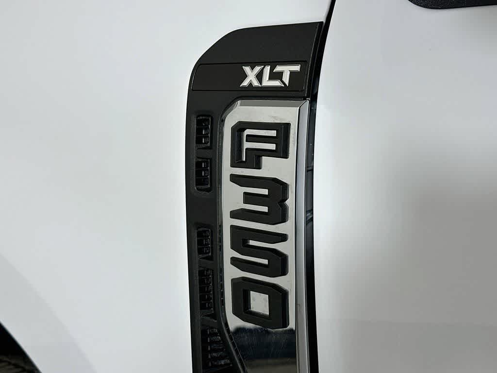 2026 Ford Super Duty F-350 DRW Pickup XLT