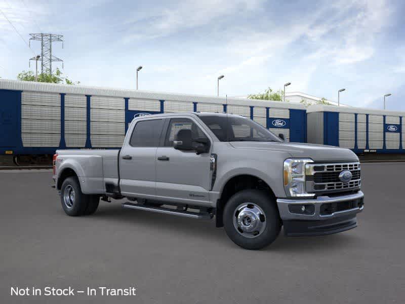 2026 Ford Super Duty F-350 DRW Pickup XLT