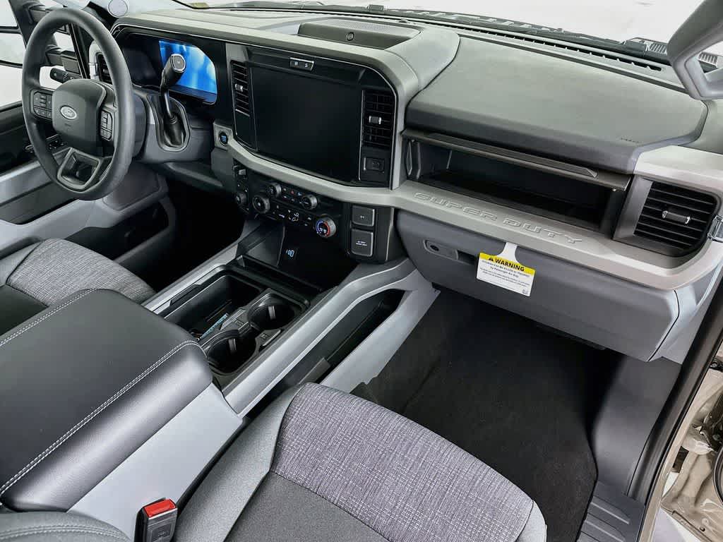 2026 Ford Super Duty F-350 DRW Pickup XLT