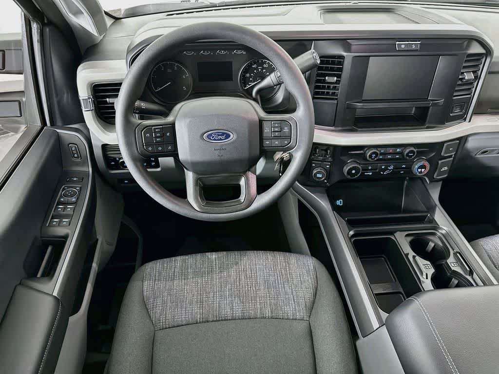 2026 Ford Super Duty F-350 DRW Pickup XLT