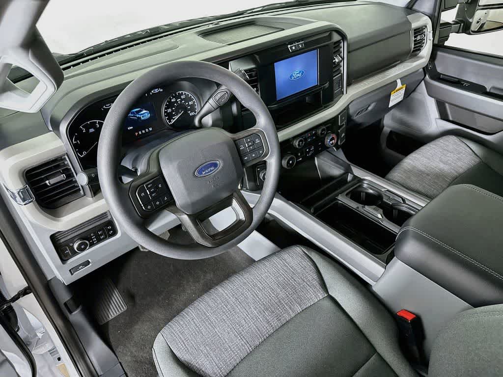 2026 Ford Super Duty F-350 DRW Pickup XLT