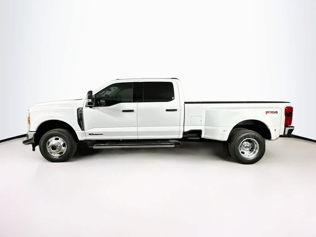 2026 Ford Super Duty F-350 DRW Pickup XLT