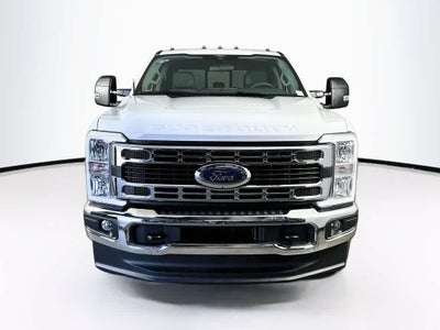 2026 Ford Super Duty F-350 DRW Pickup XLT
