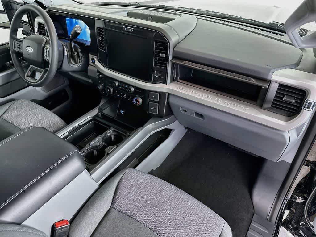 2026 Ford Super Duty F-350 DRW Pickup XLT