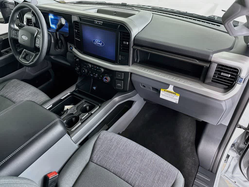 2026 Ford Super Duty F-350 DRW Pickup XLT