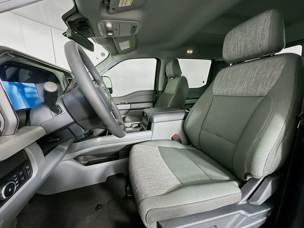 2026 Ford Super Duty F-350 DRW Pickup XLT