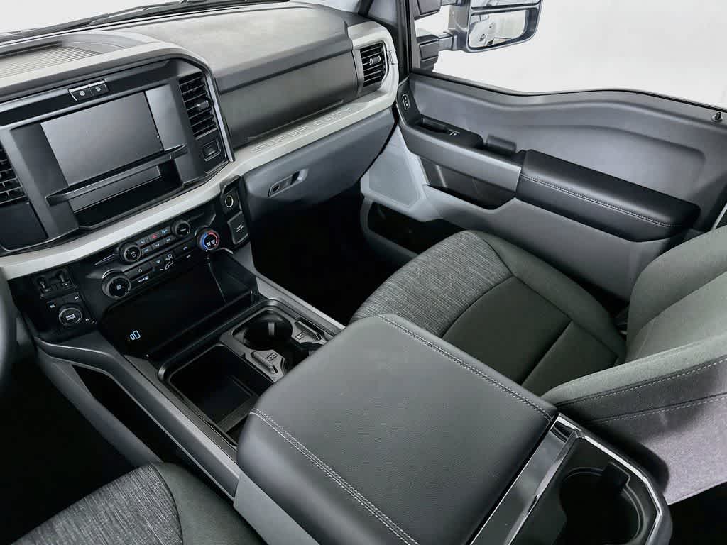2026 Ford Super Duty F-350 DRW Pickup XLT