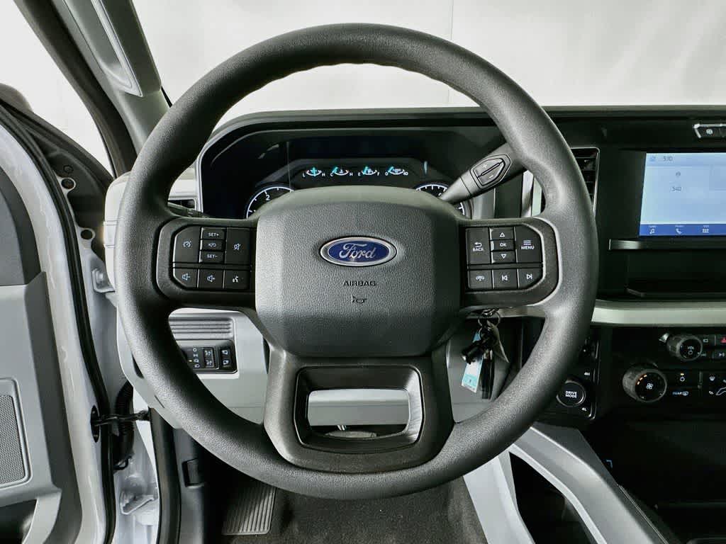 2026 Ford Super Duty F-350 DRW Pickup XLT