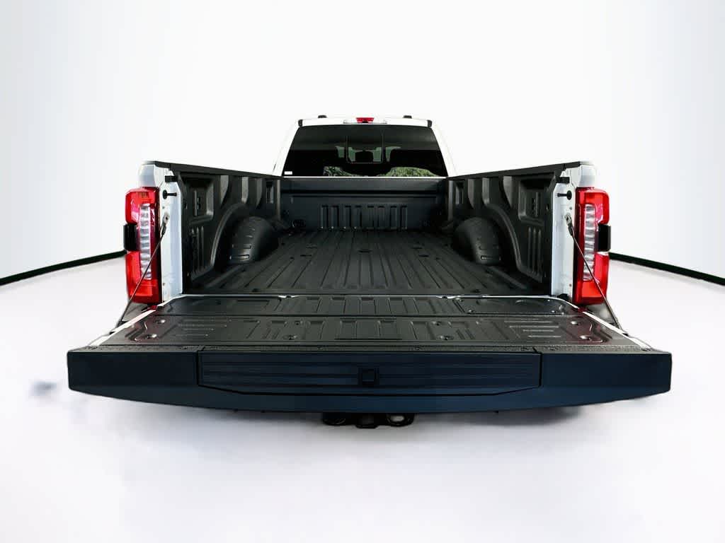 2026 Ford Super Duty F-350 DRW Pickup XLT