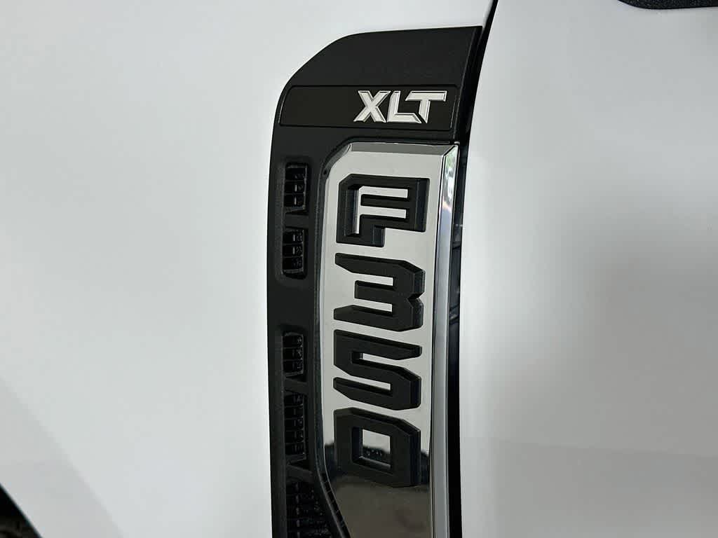 2026 Ford Super Duty F-350 DRW Pickup XLT