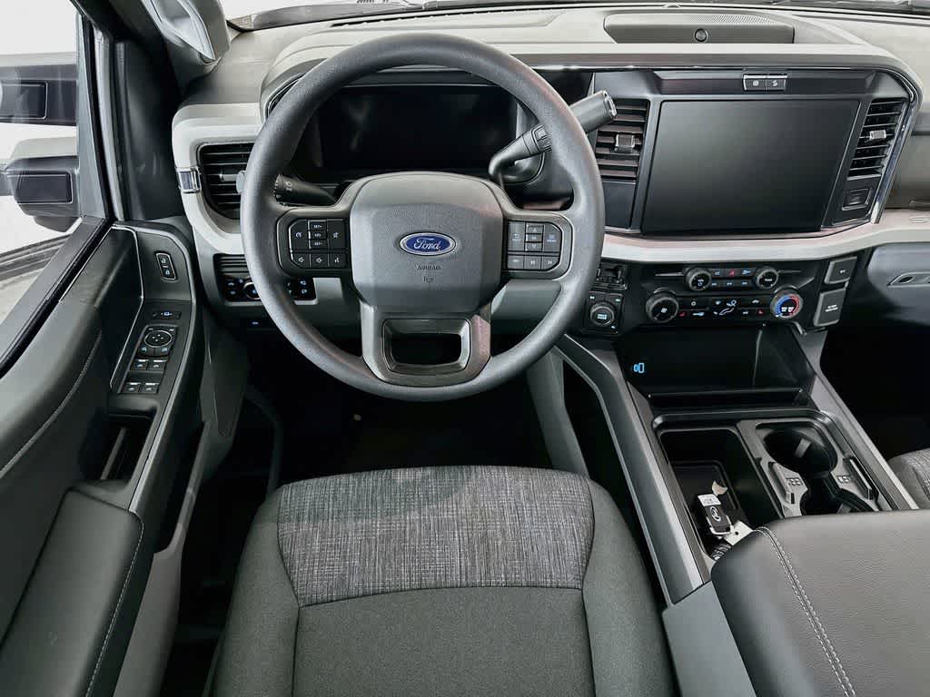 2026 Ford Super Duty F-350 DRW Base