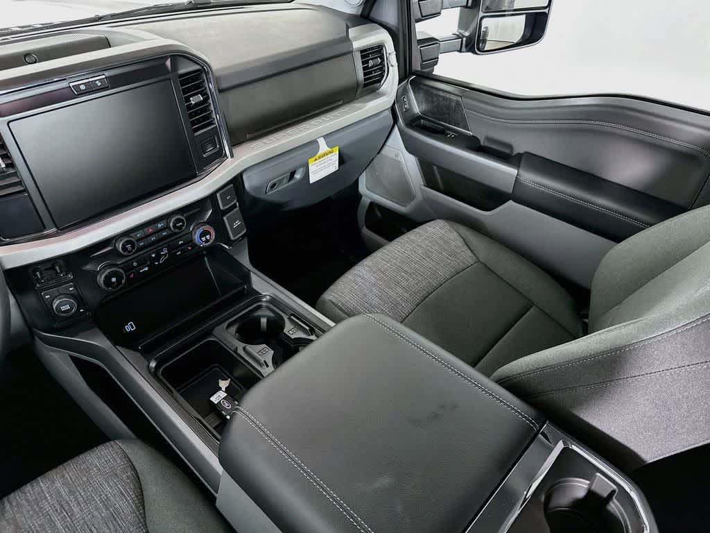 2026 Ford Super Duty F-350 DRW Base