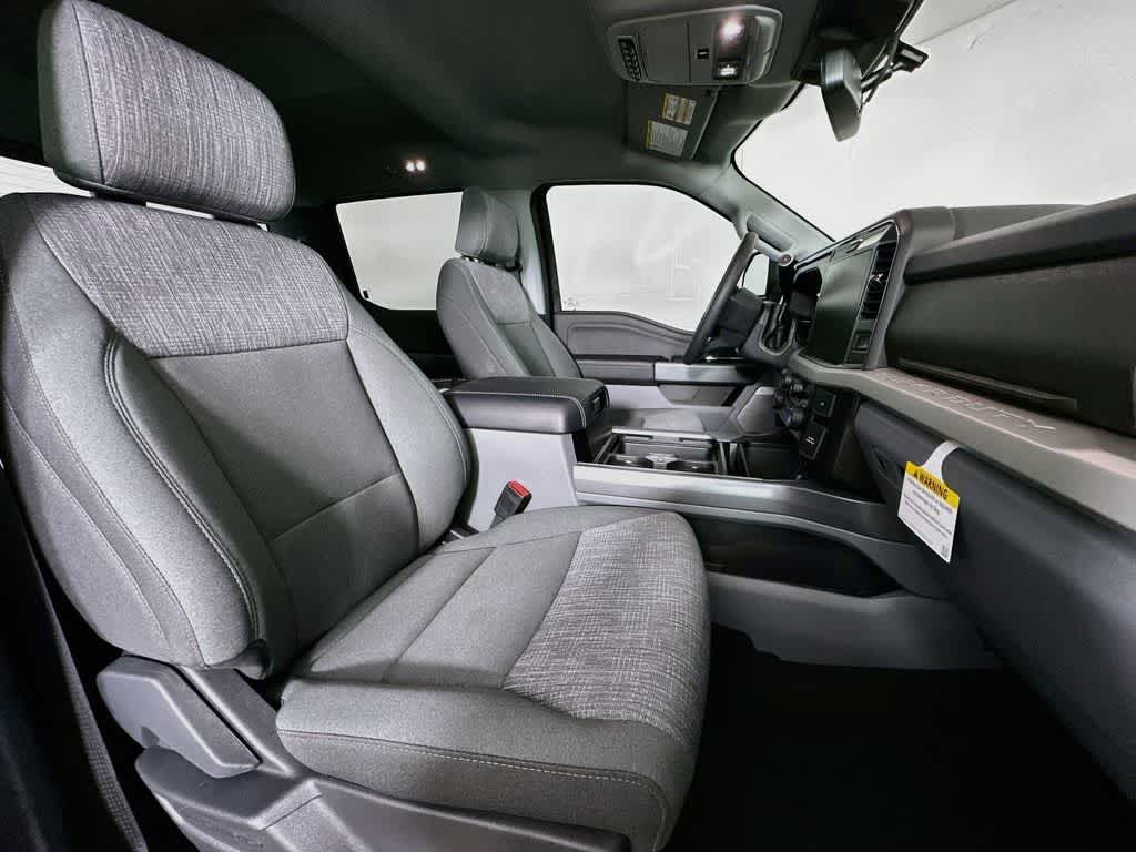 2026 Ford Super Duty F-350 DRW Base