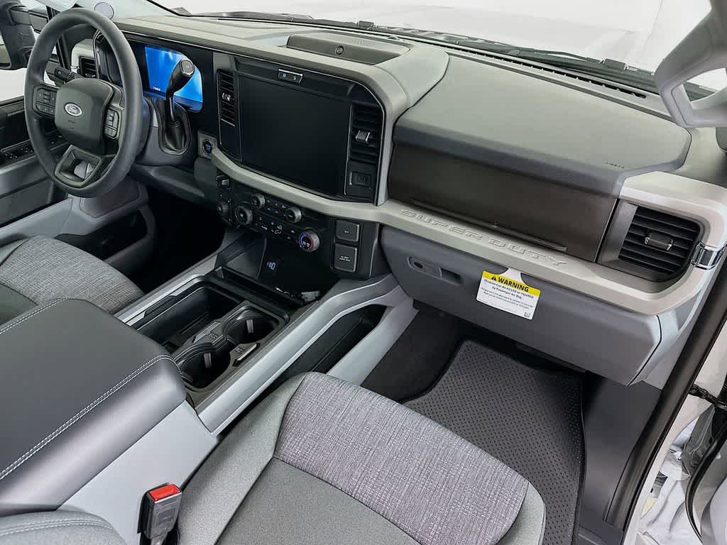 2026 Ford Super Duty F-350 DRW Pickup XLT
