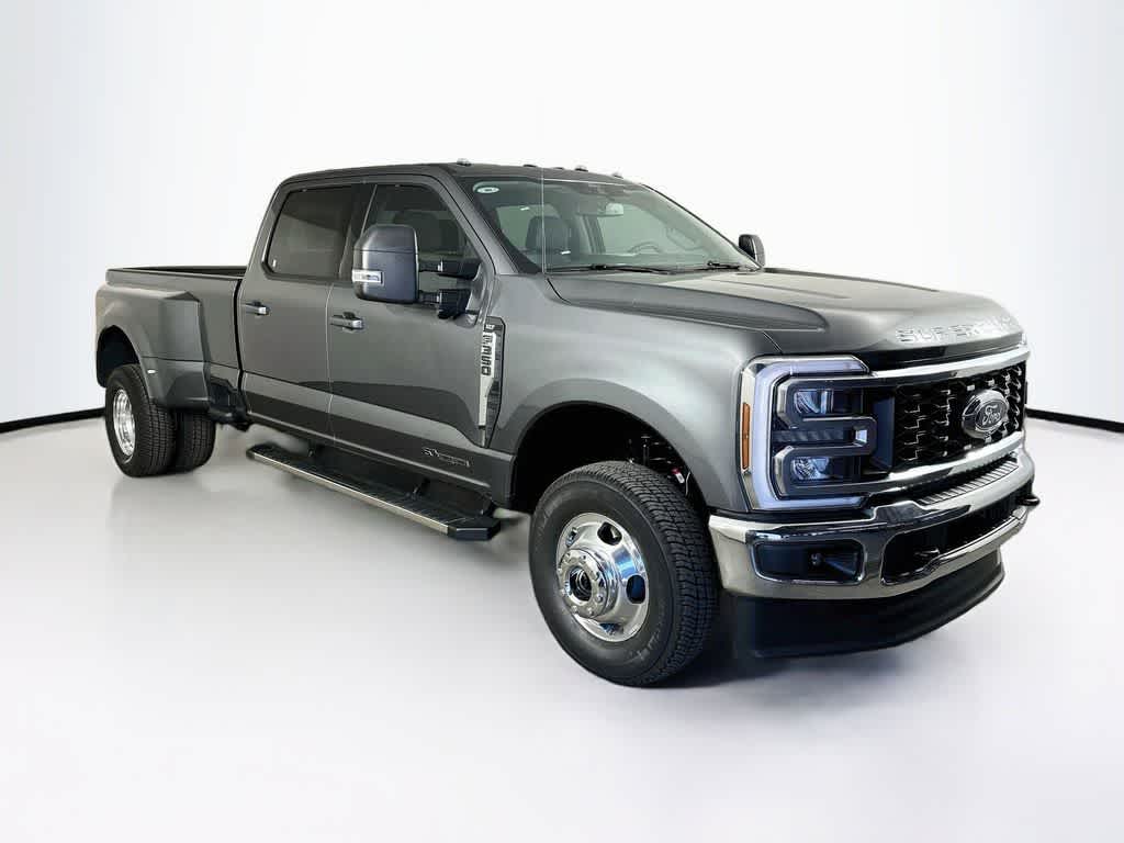 2026 Ford Super Duty F-350 DRW Pickup XLT