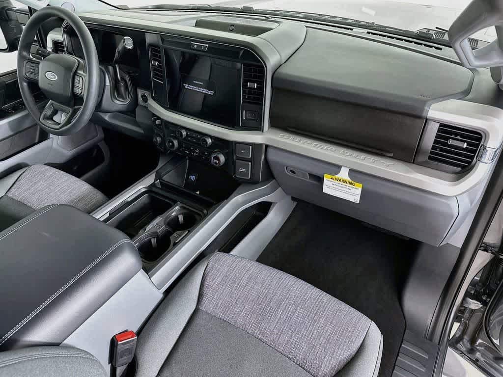 2026 Ford Super Duty F-350 DRW Pickup XLT
