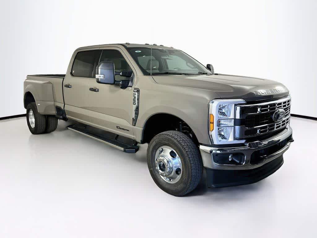 2026 Ford Super Duty F-350 DRW Pickup XLT