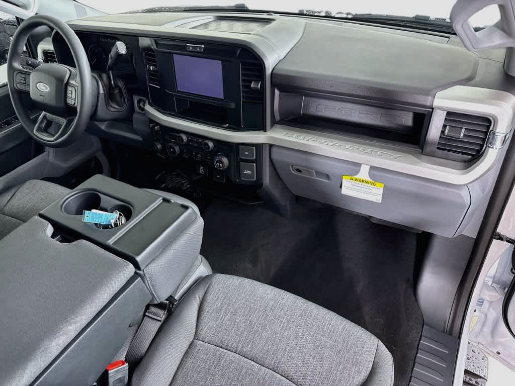 2026 Ford Super Duty F-350 DRW Pickup XL