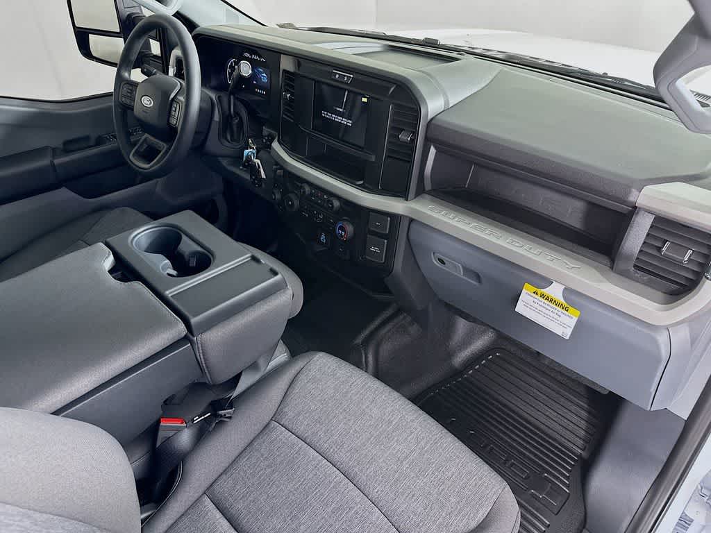 2026 Ford Super Duty F-450 DRW XL