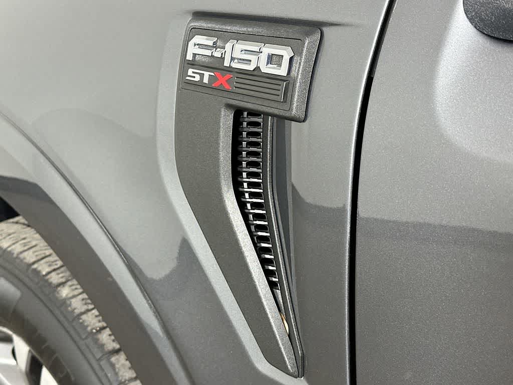 2022 Ford F-150 Base