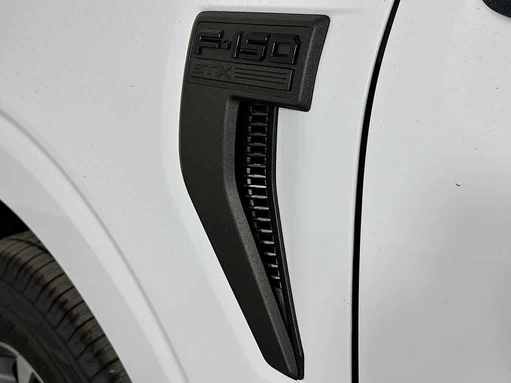 2023 Ford F-150 Base