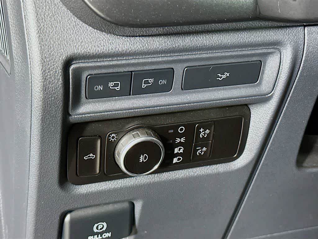 2023 Ford F-150 Base