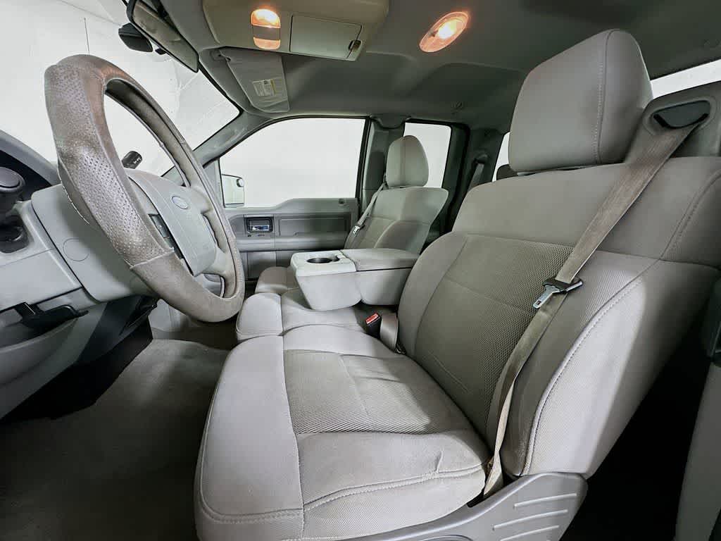 2006 Ford F-150 Base