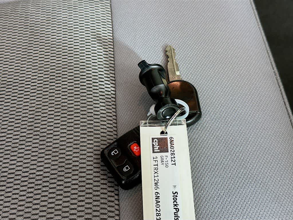 2006 Ford F-150 Base