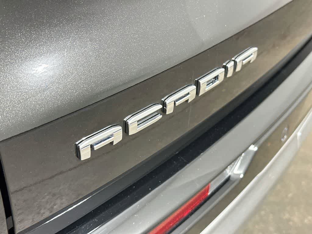 2026 GMC Acadia FWD Denali