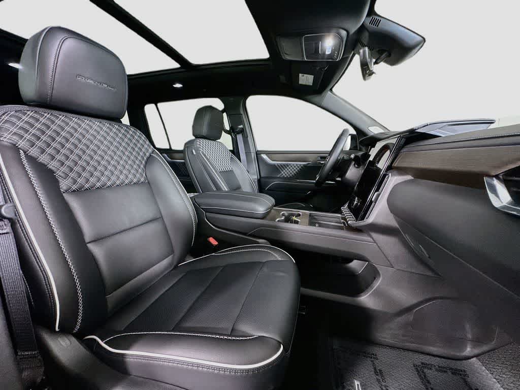 2025 GMC Acadia FWD Denali