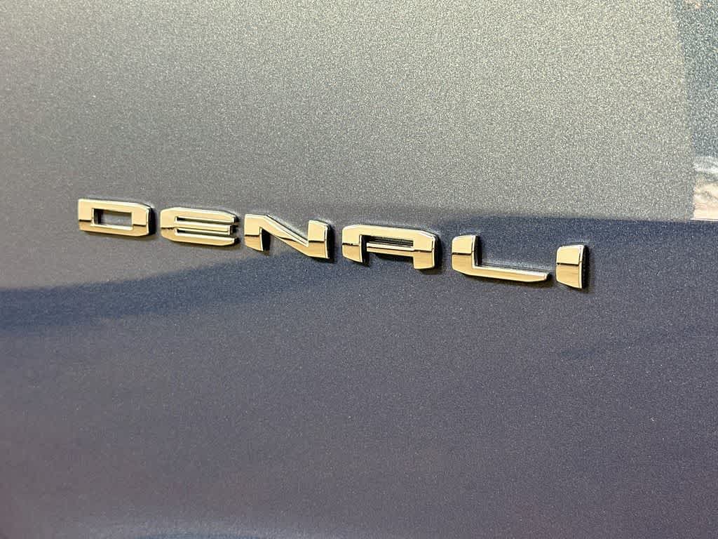 2025 GMC Acadia FWD Denali