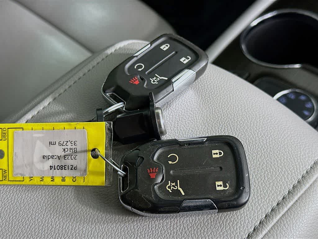 2023 GMC Acadia SLT