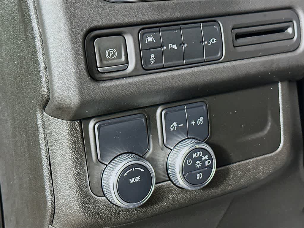 2022 GMC Yukon XL SLE