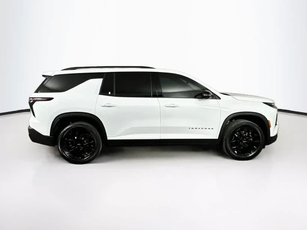 2026 Chevrolet Traverse FWD LT