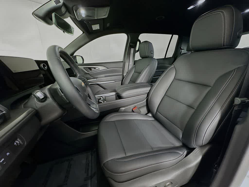 2025 Chevrolet Traverse FWD LT