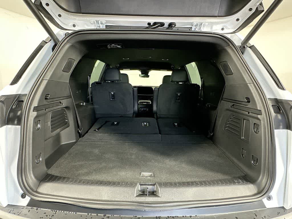 2025 Chevrolet Traverse FWD LT