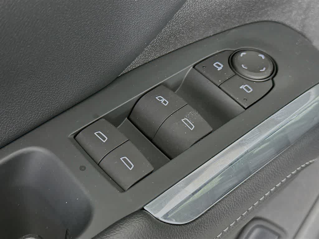2025 Chevrolet Traverse FWD LT