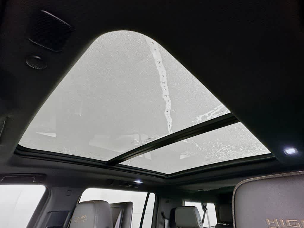 2021 Chevrolet Suburban High Country