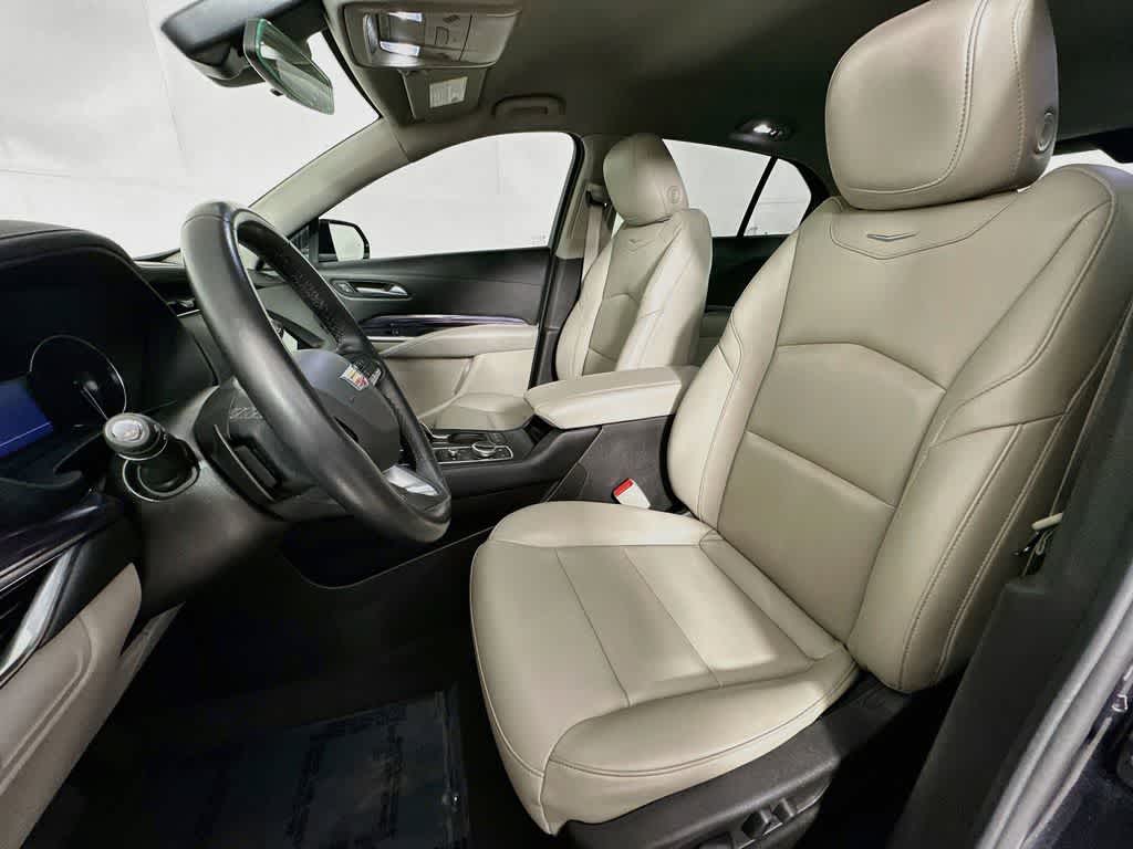 2023 Cadillac XT4 FWD Luxury