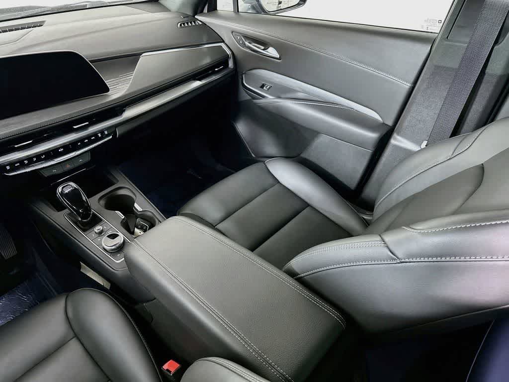 2025 Cadillac XT4 FWD Premium Luxury