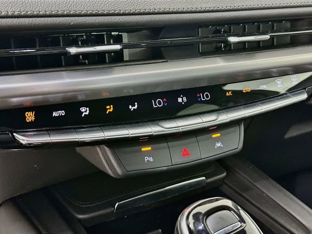 2025 Cadillac XT4 FWD Premium Luxury